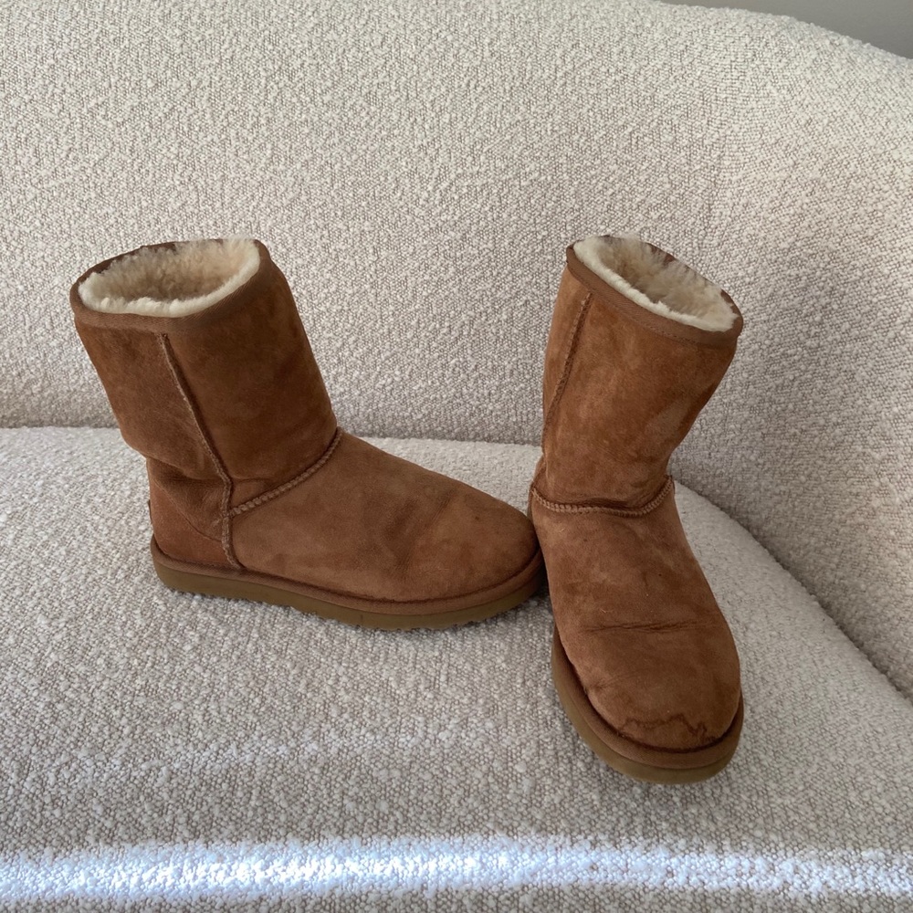 UGG Women's CLASSIC SHORT II BOOT chestnut